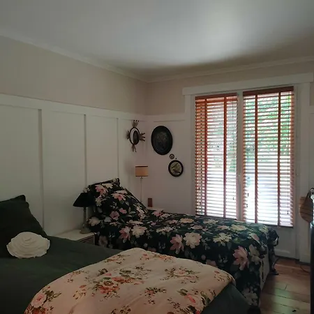 Du Bois Des Ecureuils Bed and Breakfast *